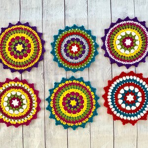 Crochet Mandala Wall Decoration, Sparkly Holiday Decor
