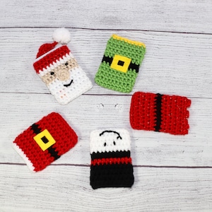 Cute crochet gift card holders, Christmas themed holiday gifts. Designs and colors can be customized.