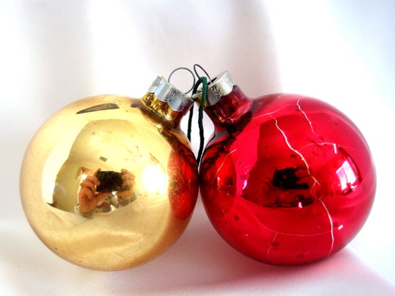 Large Vintage Plain Gold and Red USA Christmas Ornaments Glass