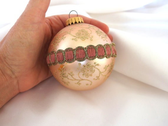 6 inch Matte-Glitter Swirl Christmas Ball Ornament: Silver