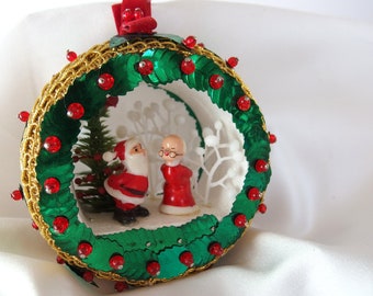 Vintage Beaded Santa Diorama Christmas Ornament - Sputnik Beads and Sequins Christmas Ornament