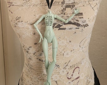 Bride of frankenstein skeleton monster high body necklace