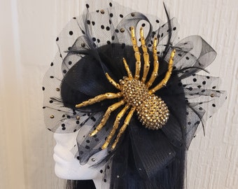 Gold sparkling spider fascinator