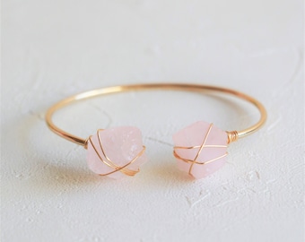 Rosenquarz Armband, Edelstein Armband, Kristall Armband, Wire Wrap Armband, Minimalist Armband, Zierliche Armband, Rosenquarz Armreif gold