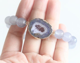 Druzy stretch bracelet, Grey agate bracelet, Raw crystal bracelet, quartz bracelet, stretch beads bracelet, women gemstone bracelet