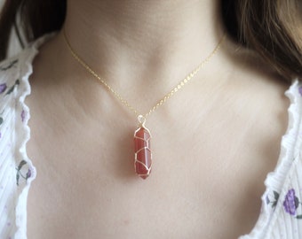Karneolhalsband, kristallhalsband, naturligt karneolhalsband, ädelstenshalsband, kvartshalsband, karneolhänge, karneolsmycken