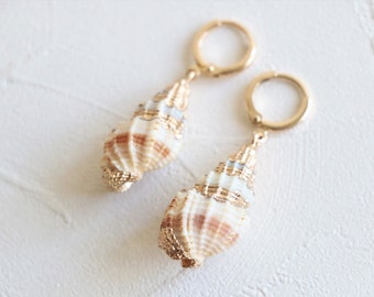 Shell hoop earrings, Sea shell earrings, beach earrings, boho earrings, natural shell earrings, shell earrings gold plated, beach jewelry