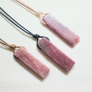 Strawberry quartz necklace, Crystal necklace, Raw Crystal necklace, Natural stone necklace, crystal choker, wax cord necklace adjustable