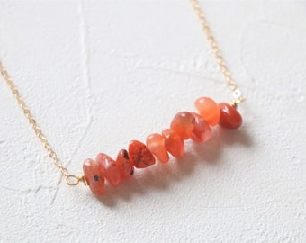 Carneoolketting, ruwe kristallen ketting, natuurlijke kristallen ketting, edelsteenketting, ruwe kwartsketting, kristallen ketting goudvulling
