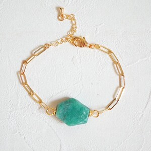 Green aventurine paper clip chain bracelet, Gemstone bracelet, crystal paper clip bracelet, women gold bracelet, gold chain bracelet
