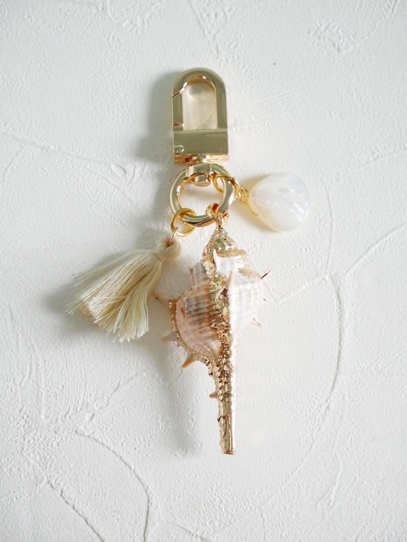 Sea Shell Tassel Keychain, Gold Shell Keychain, Natural Seashell, Ocean ...