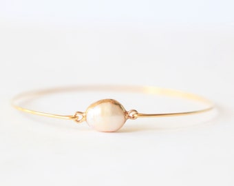 Simple pearl bracelet, Natural pearl braceclet, bridesmaid gift, women pearl bracelet, thin gold bracelet, simple gold cuff bracelet