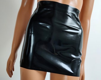 Mini jupe en latex