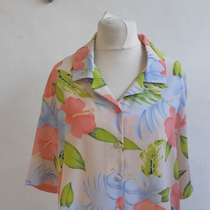 Vintage 1980&#39;s Oversize Hawaiian Style floral Blouse size Extra Large XL