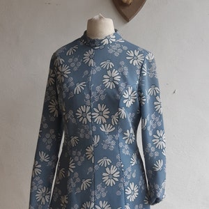 Vintage 60er Kleid Gogo Kleid blau grau weiß floral Minikleid lange Ärmel Größe small