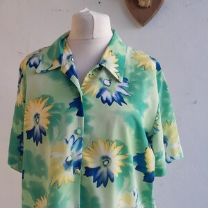 Vintage Hawaiian style 80s Boldgreen of London blouse green floral oversize blouse shirt size Large to XL