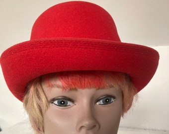 Vintage hat 60s 70s red felt wool with faux leather detail top hat