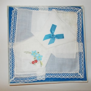 Vintage Womens handkerchiefs - floral embroidery - lace edged hankies in original packaging