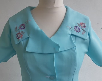 Vintage 50s dress sky blue floral embroidered dress fit and flare style size small to medium