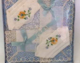 Vintage Womens handkerchiefs - floral embroidery - lace edged hankies in original packaging
