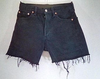 Vintage 80s Levi 501 cut off shorts in navy size small waist 28&quot;