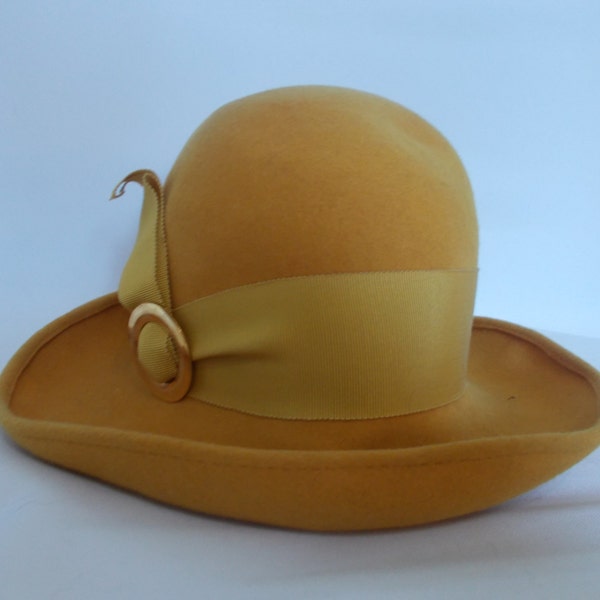 Vintage hat 60s Bermona Model made in London mustard coloured cloche hat