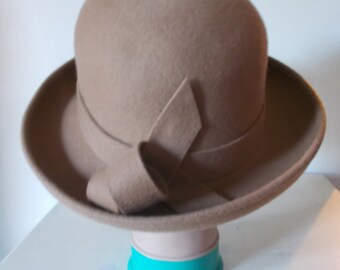 Vintage Hut 80er Jahre Gelegenheiten von Failsworth Millinery Kamel farbige Wolle Hut in England gemacht.