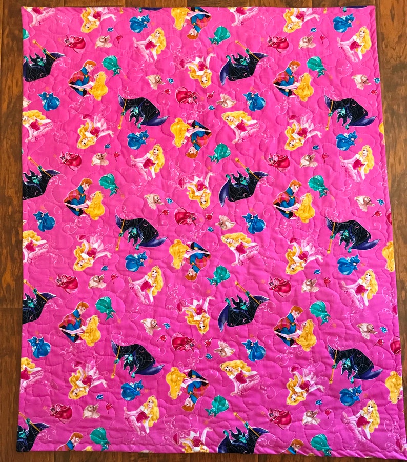 Quilting /& Crafts Princess Aurora Disney Sleeping Beauty Fabric 100/% Cotton