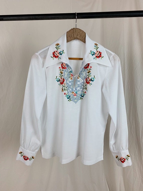 Vintage 60s Embroidered Blouse • M