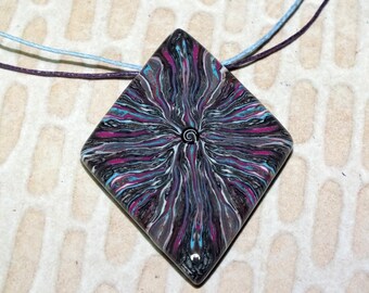 Diamond patterned split collar