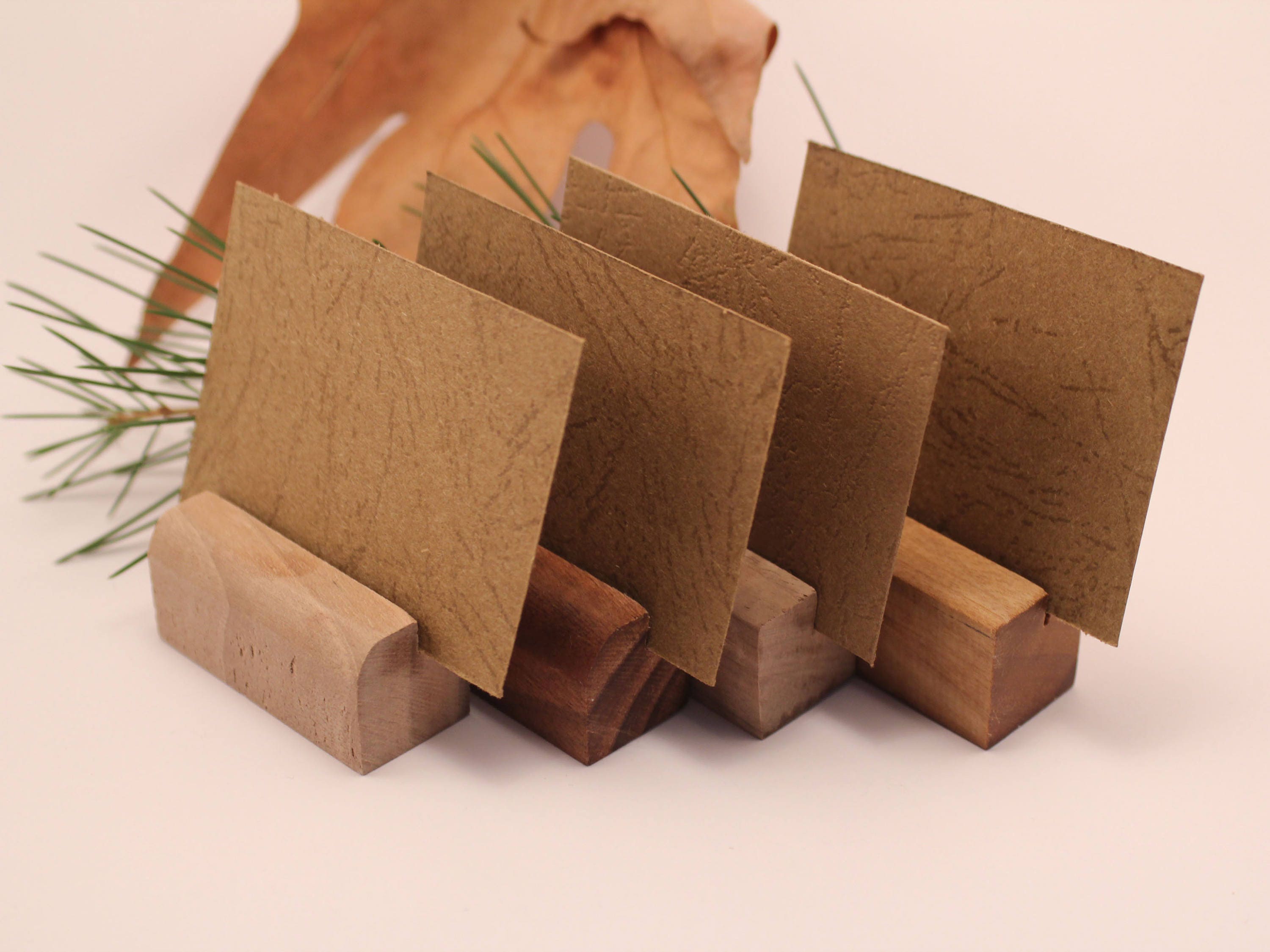 Tischkartenhalter Aus Walnussholz - 24 Stück Mit Zeltkarten, 4x2 Cm, Für Hochzeit & Events