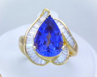 Ladies 18k Gold Tanzanite and Diamond Cocktail Ring