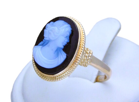 14k Gold Hand Carved Cameo Black Onyx Ring - image 5