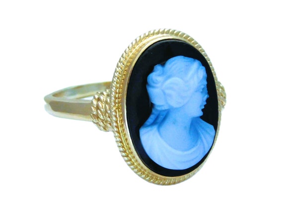 14k Gold Hand Carved Cameo Black Onyx Ring - image 3