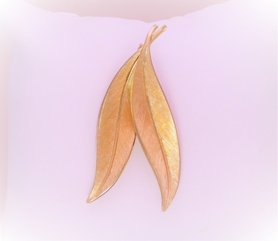 Vintage 14k Gold Leaf Brooch - image 1