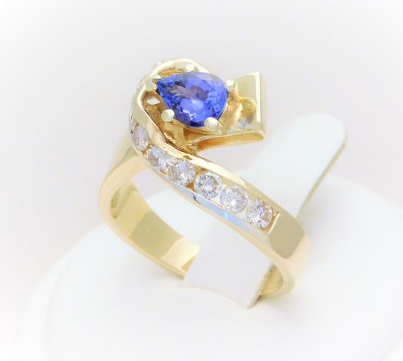 Vintage 2.05 Carat Pear-Cut Tanzanite and Diamond… - image 3