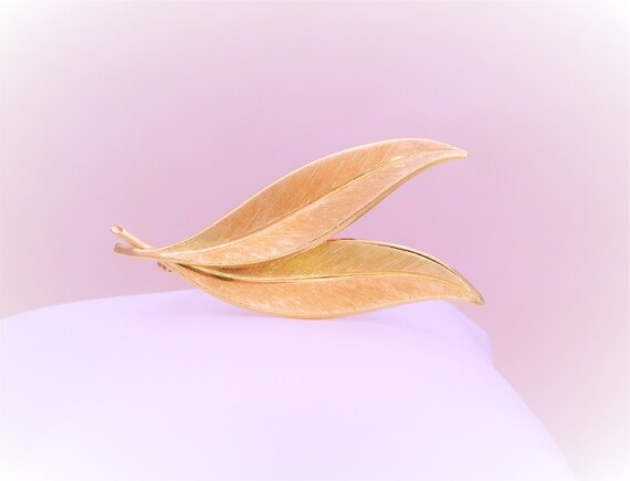 Vintage 14k Gold Leaf Brooch - image 5