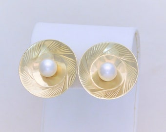 Vintage 14k Gold and Pearl Clip-On Earrings