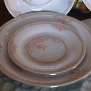 Crown Ming Fine China: Christina