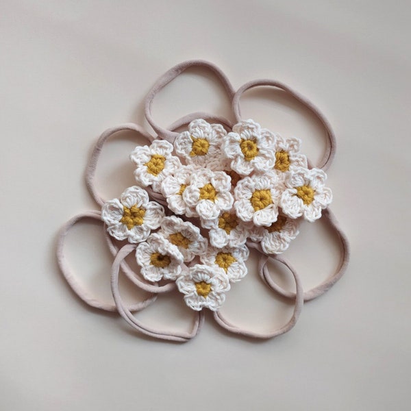 Daisy - Serre-tête élastique extra doux avec fleur de marguerite au crochet