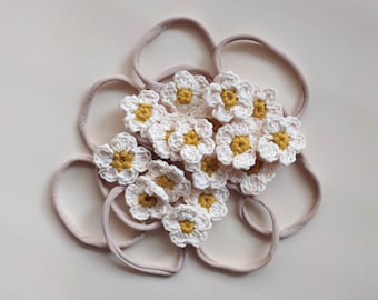Daisy - Extra soft elastic headband with crochet Daisy flower