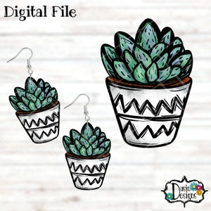 Puede incluir: Un par de pendientes con una planta suculenta en una maceta blanca con un patrón geométrico en blanco y negro. Los pendientes son plateados y tienen un cierre de gancho. La planta suculenta es verde y tiene un efecto acuarela.