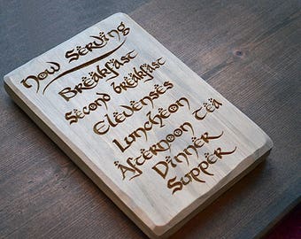 Letrero/Placa de madera maciza grabado con la inscripción "Comidas diarias". ¡Un regalo estupendo!