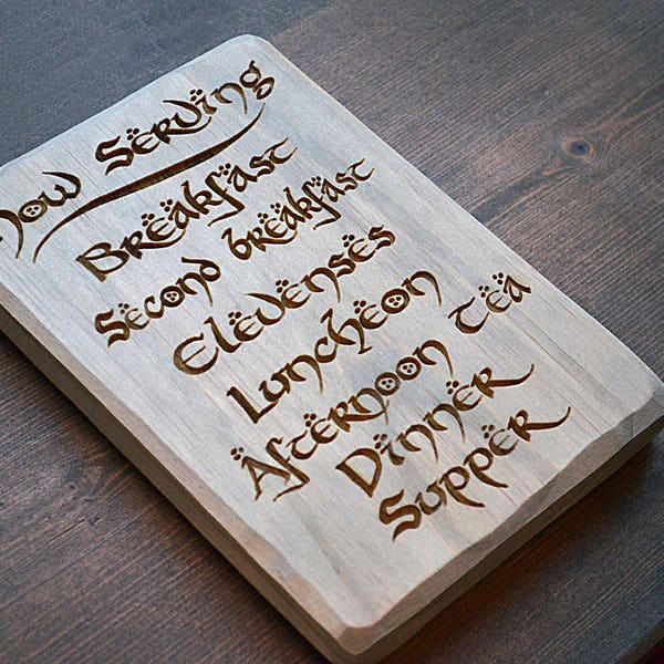 Letrero/Placa de madera maciza grabado con la inscripción "Comidas diarias". ¡Un regalo estupendo!