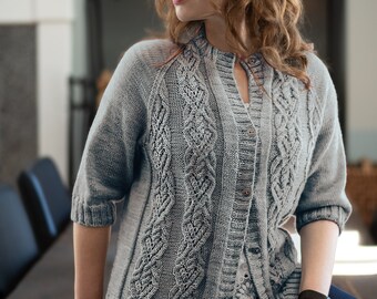 DESCARGA INSTANTE PDF Patrón de tejido para suéter de mujer Cardigan mangas tres cuartos de abajo hacia arriba Monona