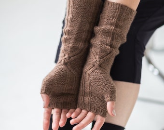 INSTANT DOWNLOAD PDF Knitting Pattern for Cable Twisted Stitch Mittens, Gloves, Knitted Arm Warmers, Hand Warmers, Mittens, Tredje