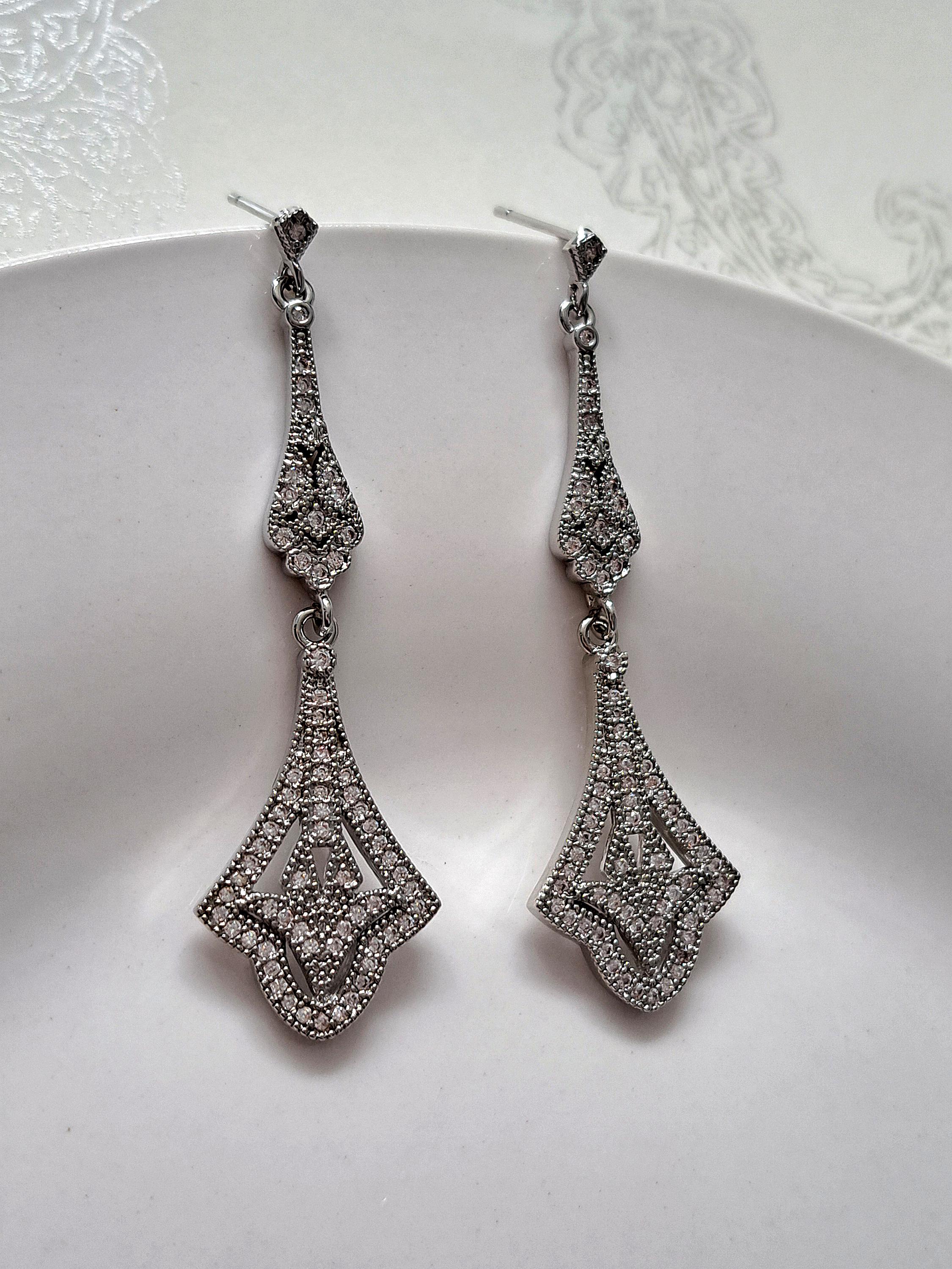 Orecchini pendenti lunghi e grandi con zirconia cubica, per