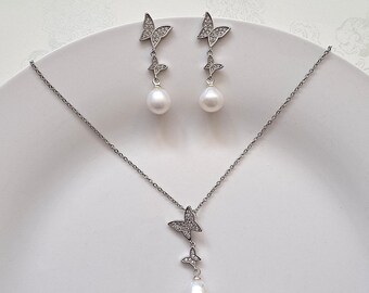 Conjunto de pendientes y collar de boda con flores de circonita cúbica y perlas de agua dulce para novia, mariposa, madre, bebé, niña de las flores, dama de honor pavé
