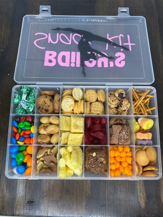 HOW TO MAKE A PERSONALIZED TRAVEL SNACK BOX