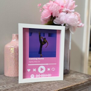 Custom Scannable Music Dance Gift | Custom Dance Keyring | Customizable Photo Gift for Her | Memory Keepsake Photo | Custom Shadowbox Frame